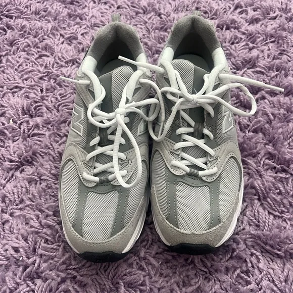 New Balance 530 Shoes - Picture 1 of 5